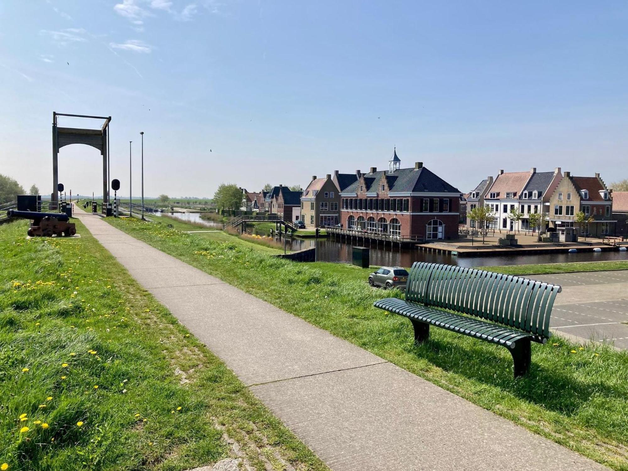 4 Pers Holiday Home Hilla With Winter Garden In Front Of The Dike Directly On The Lauwersmeer Anjum 외부 사진